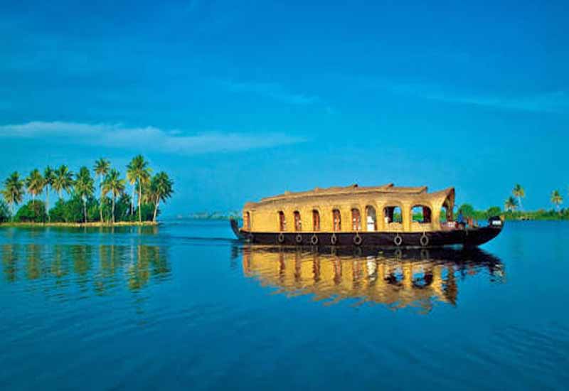 kumarakom houseboat